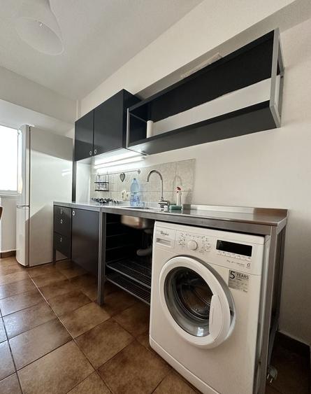 Apartament cu 3 camere decomandat în Titulescu