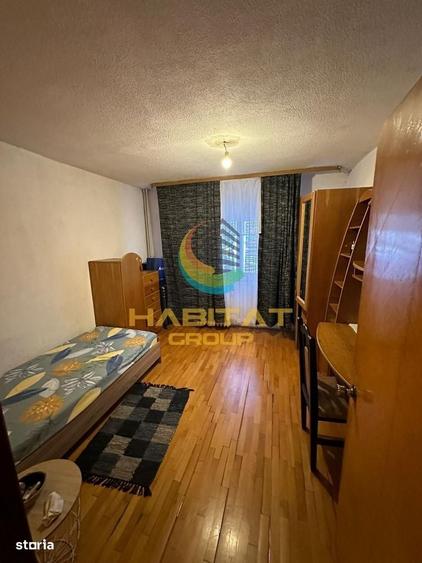 Apartament cu 4 camere decomandat în Central