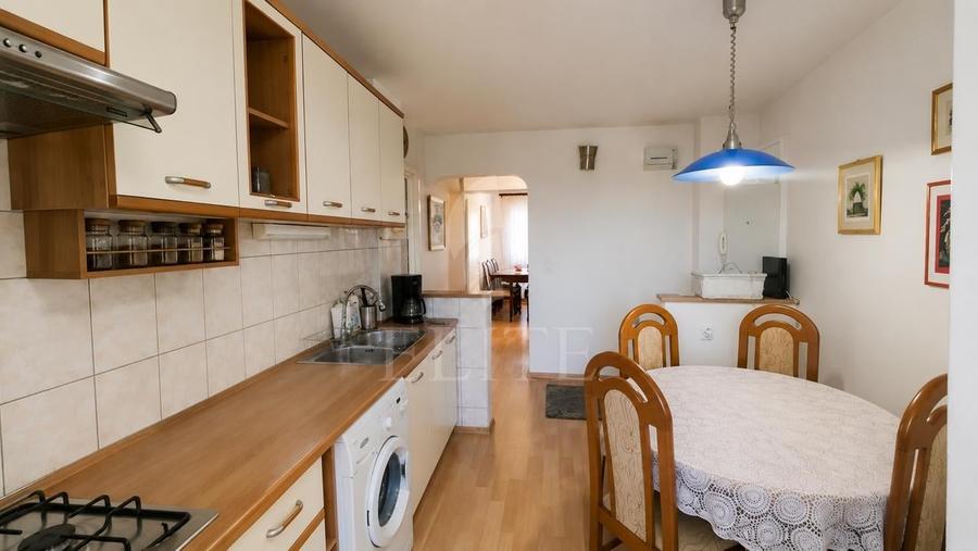 Apartament cu 4 camere decomandat în Zorilor