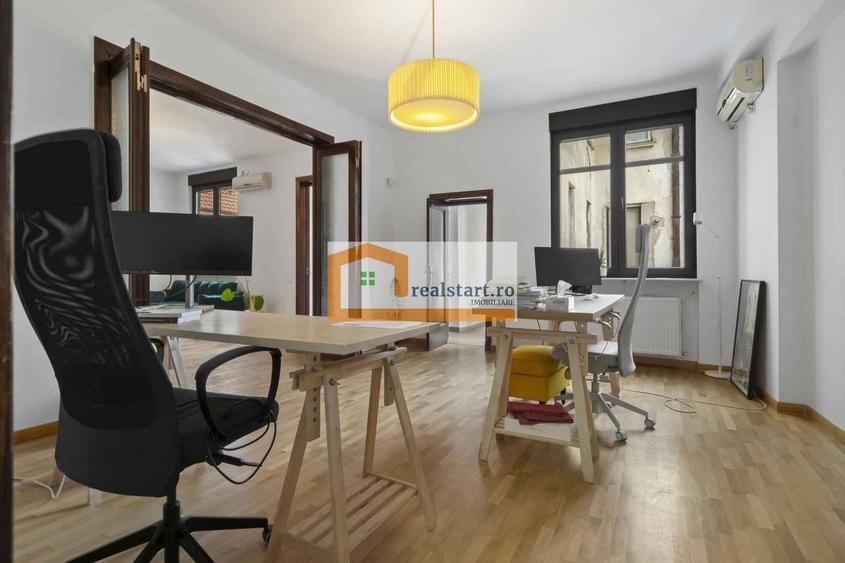 Apartament cu 5 camere circular în P-ța Romană