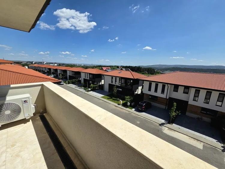 Apartament cu 2 camere semidecomandat, mobilat în Galata