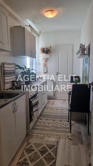 Garsonieră decomandată în Central