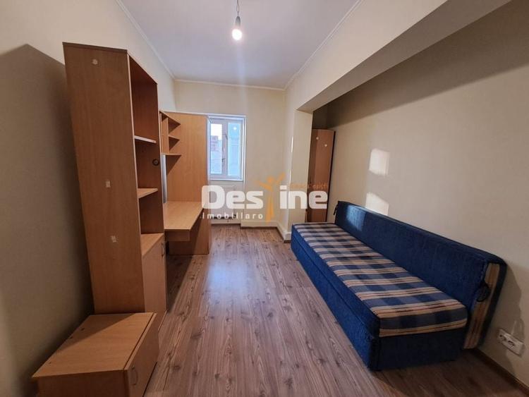 Apartament cu 3 camere decomandat, mobilat în Dacia