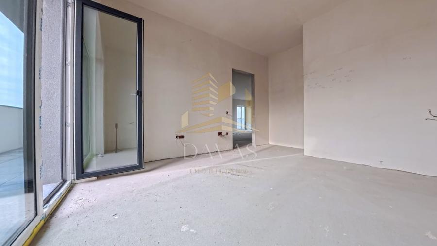 Apartament cu 3 camere semidecomandat în Baciu