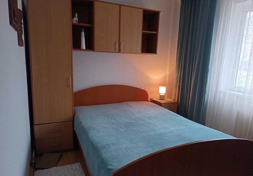 Apartament semidecomandat în Giurgiului