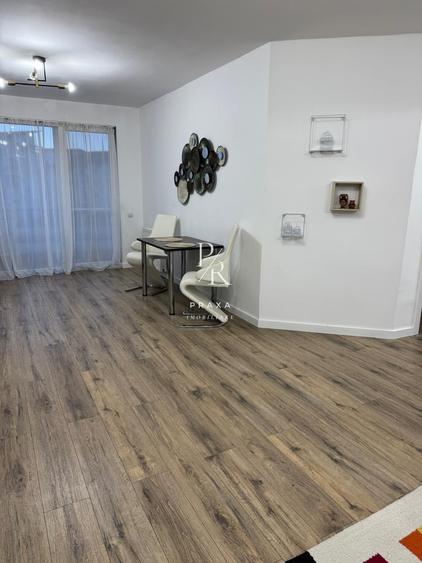 Apartament cu 2 camere semidecomandat, mobilat în Florești