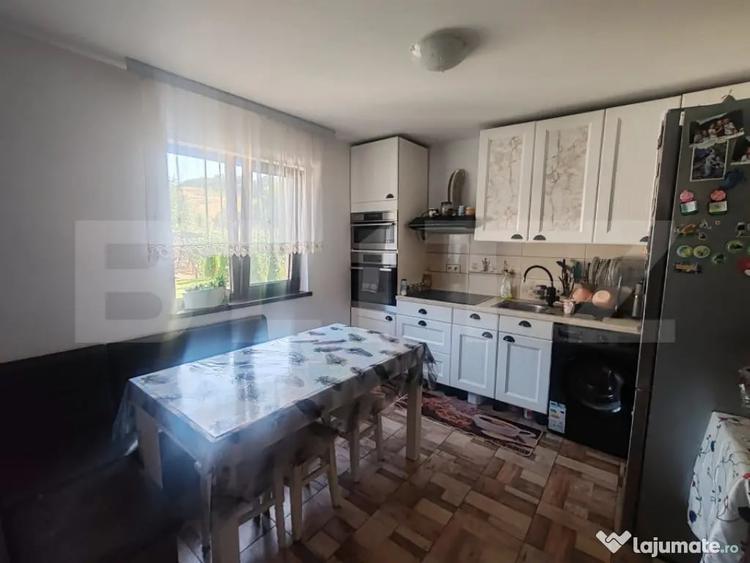 Casă cu 5 camere cu Teren 1100 Mp în Central