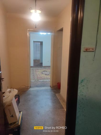 Apartament cu 2 camere semidecomandat în Letea