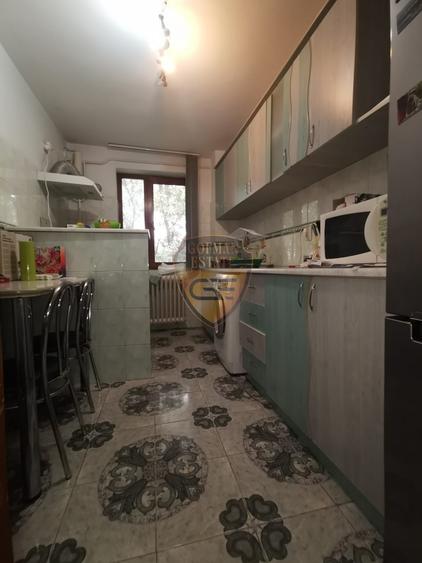 Apartament cu 4 camere decomandat, mobilat în City Park Mall