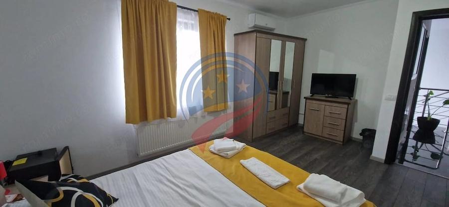 Casă cu 8 camere cu Teren 5574 Mp în Periferie