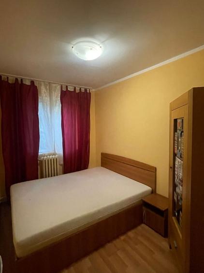 Apartament cu 3 camere nedecomandat, mobilat în Tomis Nord