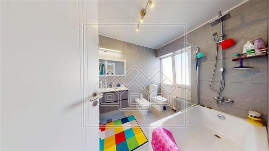 Duplex cu 3 camere cu Canalizare în Șelimbăr