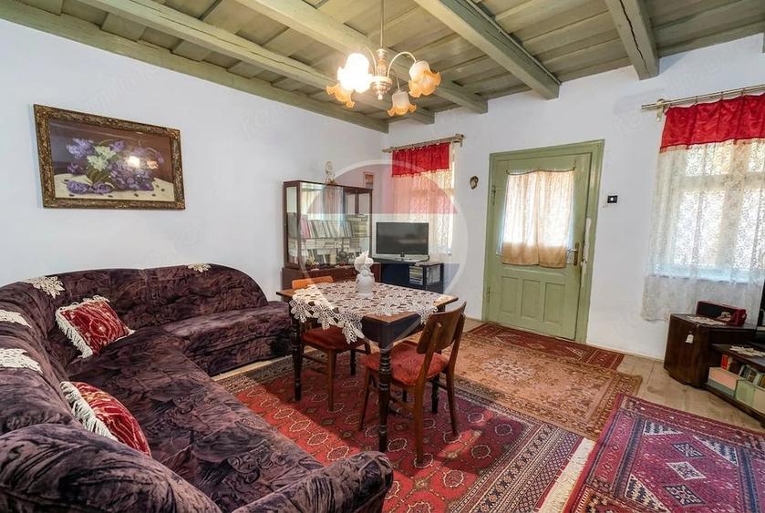 Casă cu 2 camere cu Teren 3618 Mp în Moldovenești