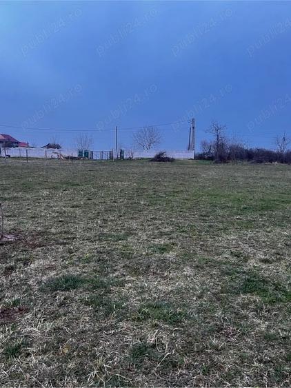 Teren de 1200 mp, în Leș