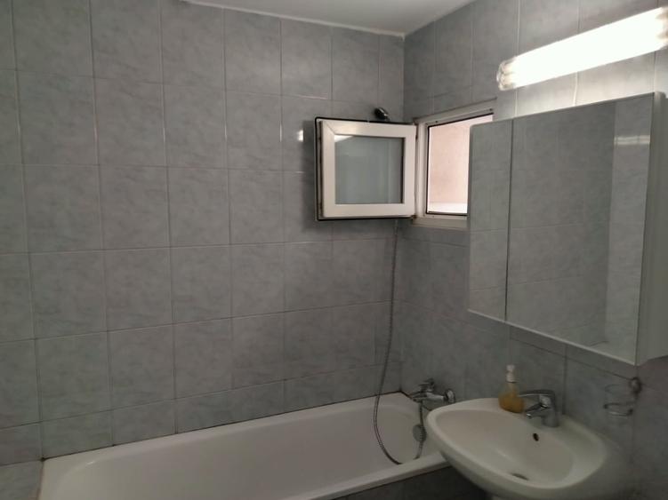 Apartament cu 3 camere decomandat, mobilat în Iancului