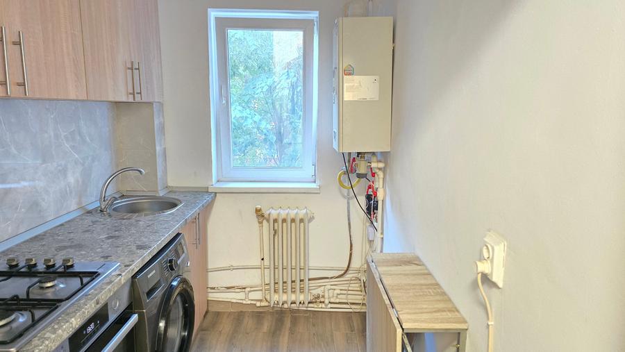 Apartament cu 3 camere semidecomandat în Titu Maiorescu