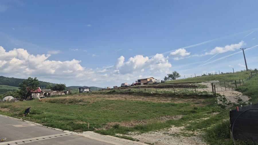Teren de 1100 mp, în Central
