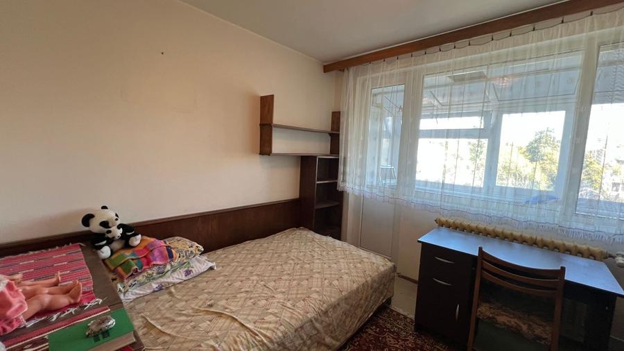 Apartament cu 4 camere semidecomandat în Gorjului