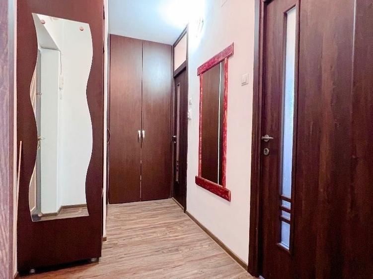 Garsonieră decomandată, mobilată în Titan