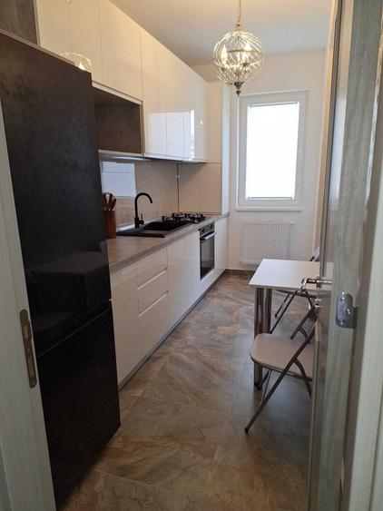 Apartament cu 2 camere decomandat în Păcii