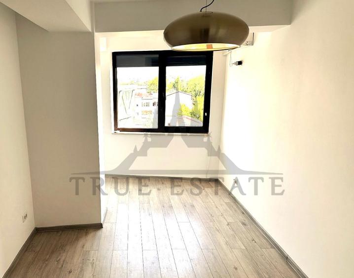 Penthouse cu 3 camere decomandat, mobilat în Matei Voievod