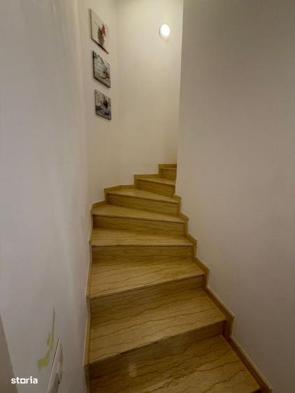Casă cu 4 camere în Sisești