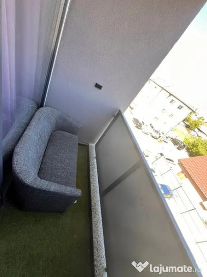 Apartament cu 3 camere semidecomandat în Apahida