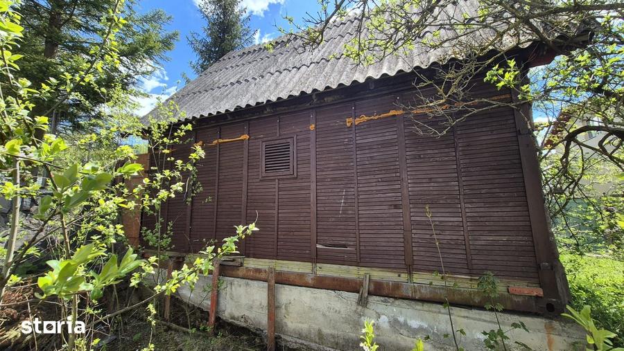 Casă cu Teren 1364 Mp în Poiana Țapului