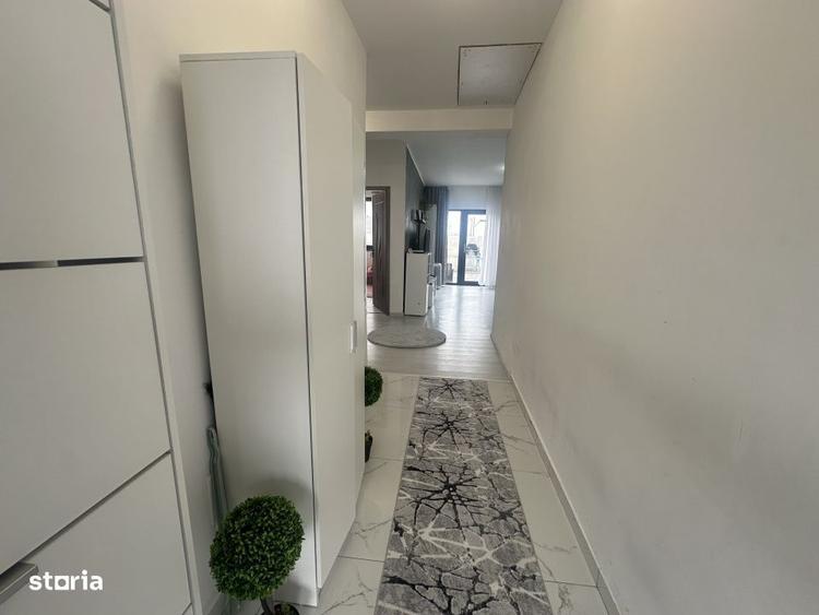 Casă cu 3 camere cu Piscina în Vârteju