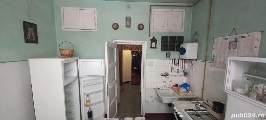 Apartament cu 2 camere decomandat în Petros