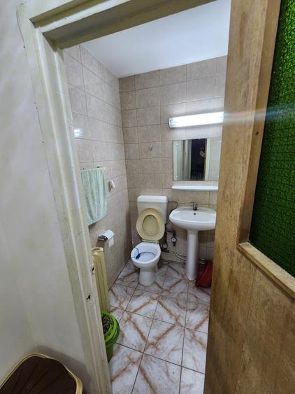 Apartament cu 4 camere decomandat în Berceni