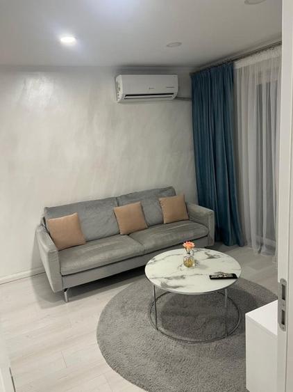 Apartament cu 2 camere semidecomandat, mobilat în Tomis Nord