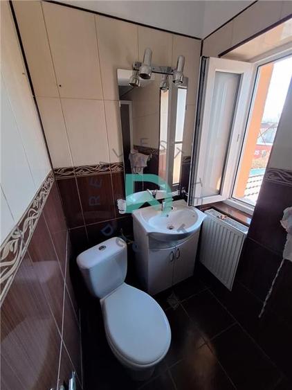 Casă cu 2 camere cu Teren 300 Mp în Craiter