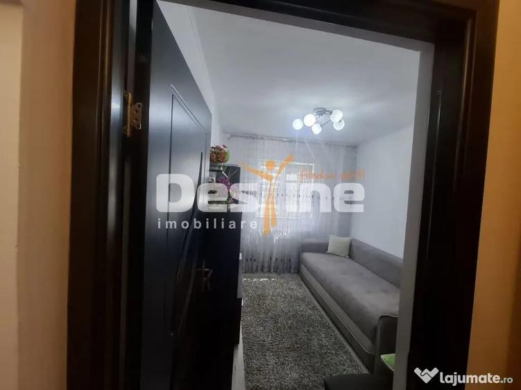 Apartament cu 3 camere semidecomandat în Sud