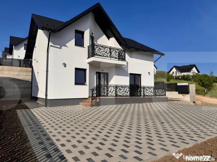 Casă cu 4 camere cu Teren 373 Mp în Central