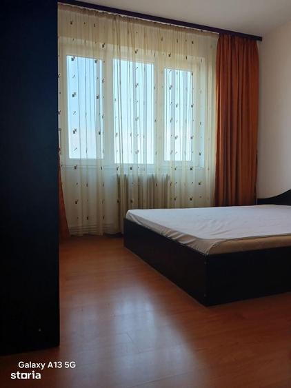 Apartament cu 3 camere decomandat în Gară