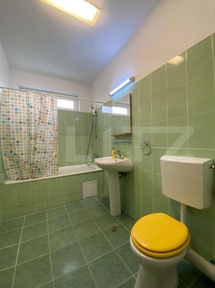 Apartament cu 3 camere semidecomandat în Câmpului