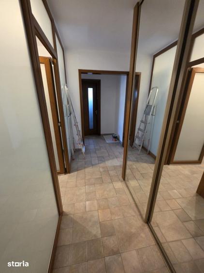 Apartament cu 4 camere decomandat în Colentina
