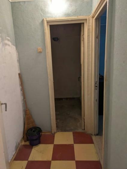 Apartament cu 3 camere semidecomandat, mobilat în Radu Negru