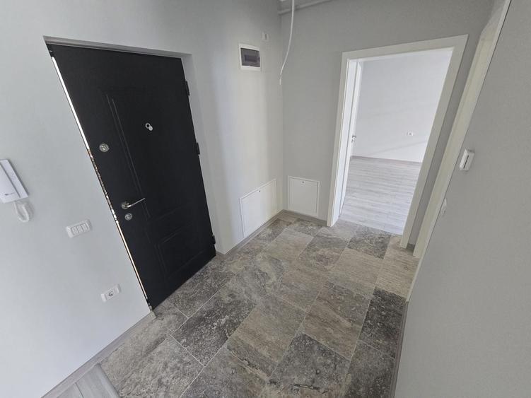 Apartament cu 2 camere decomandat în Girocului