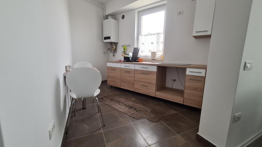 Apartament cu 3 camere în Dumbrăvița