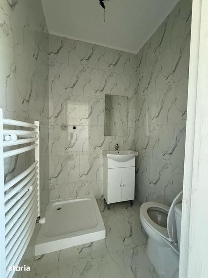 Casă cu 5 camere cu Teren 490 Mp în Păulești