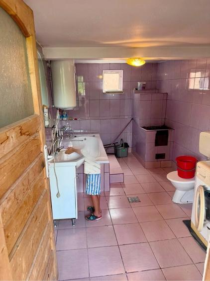 Casă cu 4 camere cu Teren 3200 Mp în Drăgotești