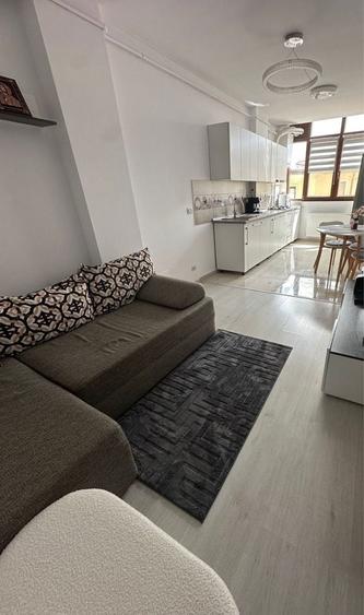 Apartament cu 2 camere semidecomandat în Valea Adâncă