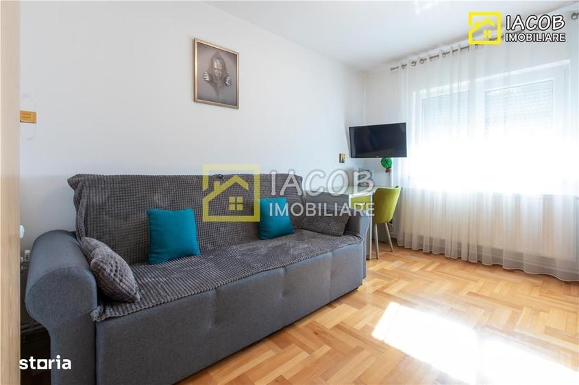 Apartament cu 3 camere decomandat în Central