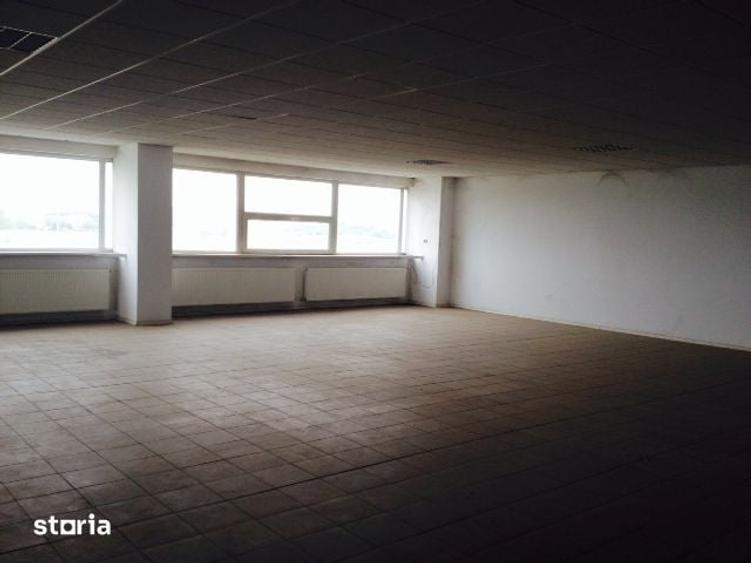 Spațiu comercial, de 6,500 mp, în Central