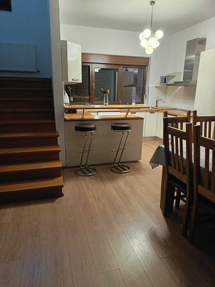 Casă cu 4 camere cu Teren 1700 Mp în Central