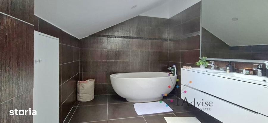 Apartament cu 5 camere în Central