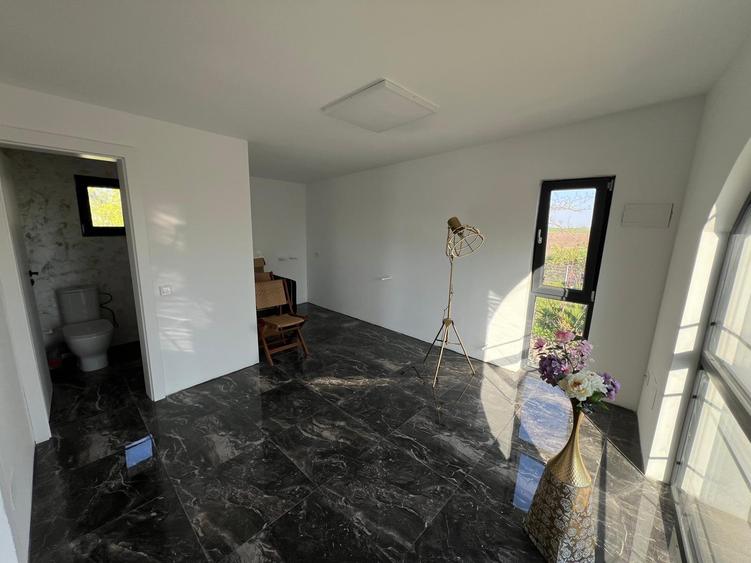 Casă individuală cu 4 camere cu Teren 300 Mp în Rediu