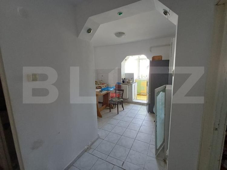 Apartament cu 3 camere decomandat, mobilat în Debarcader